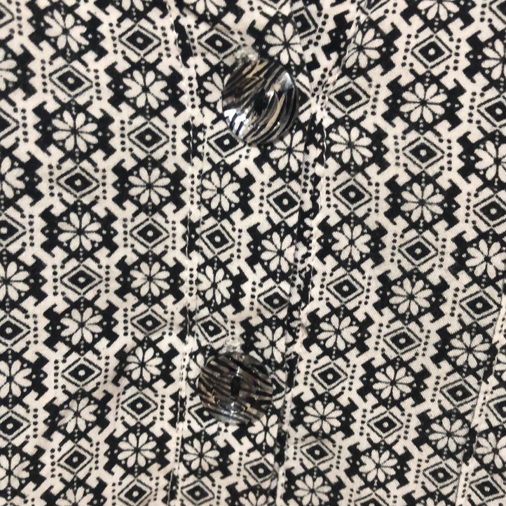 (👚3 for $20) lightweight office T-shirt to suit size 8-10 - Picture 3 of 4